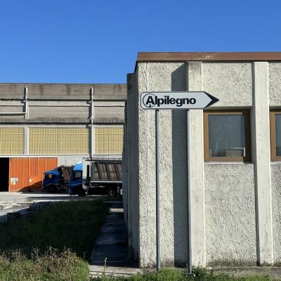 cartello ingresso sede Alpilegno Monfalcone
