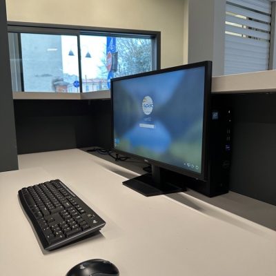 computer desktop nella nuova sede Circuitospac a Monfalcone